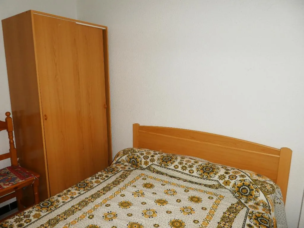 APARTMENT CAPACITY 6 TWO BEDROOMS Room, Apartamentos Surfing3000, Valencia