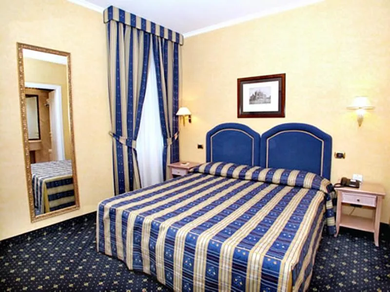 QUADRUPLE STANDARD Room, Valle, Rome