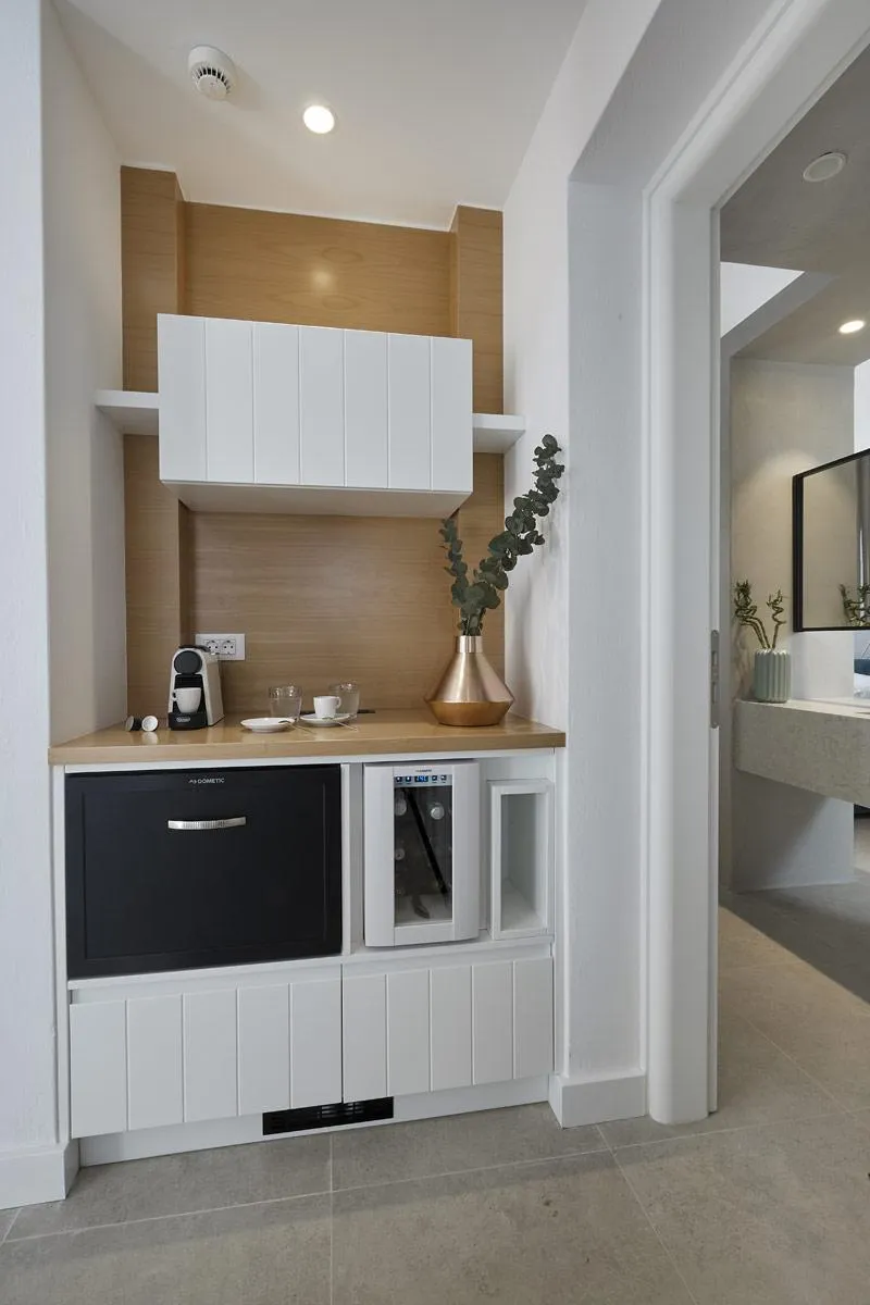 SUITE WITH JACUZZI Room, Altera Pars Suites, Santorini