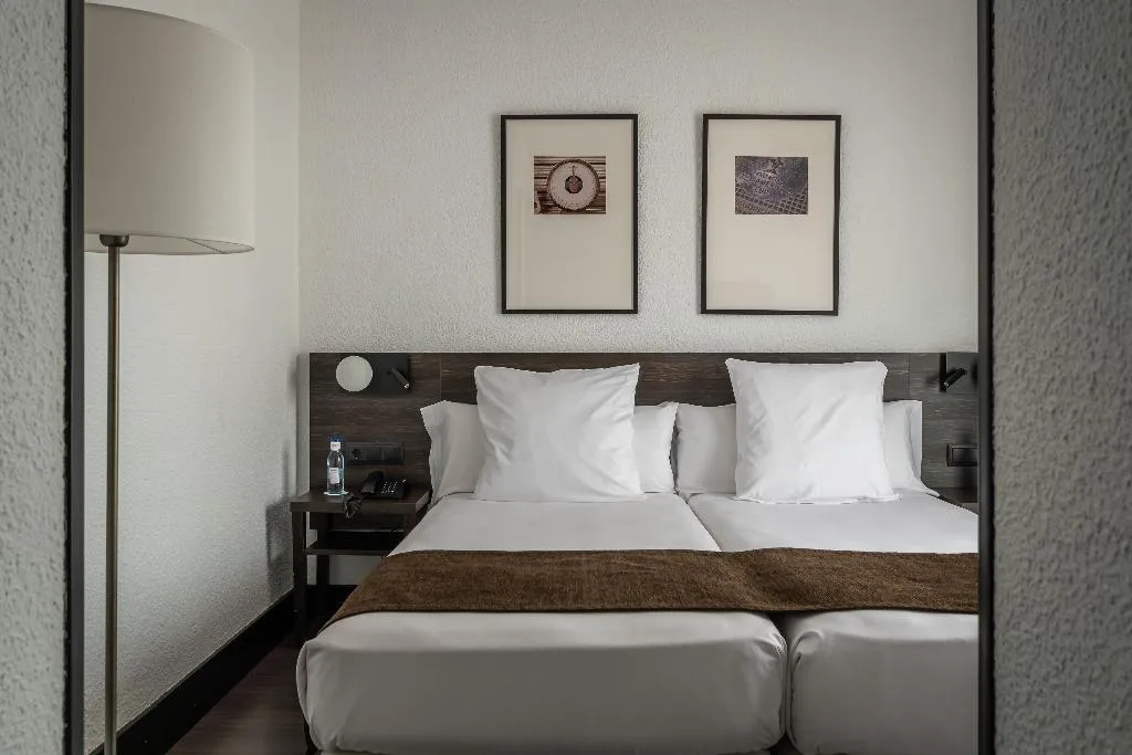 TRIPLE STANDARD Room, Medium Valencia, Valencia