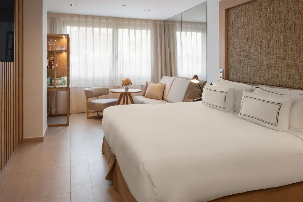 Double or Twin CONNECTING ROOM Room, Melia Madrid Princesa, Madrid