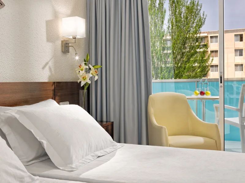 DOUBLE POOL VIEW Room, H10 Delfin Only adults, Costa Dorada
