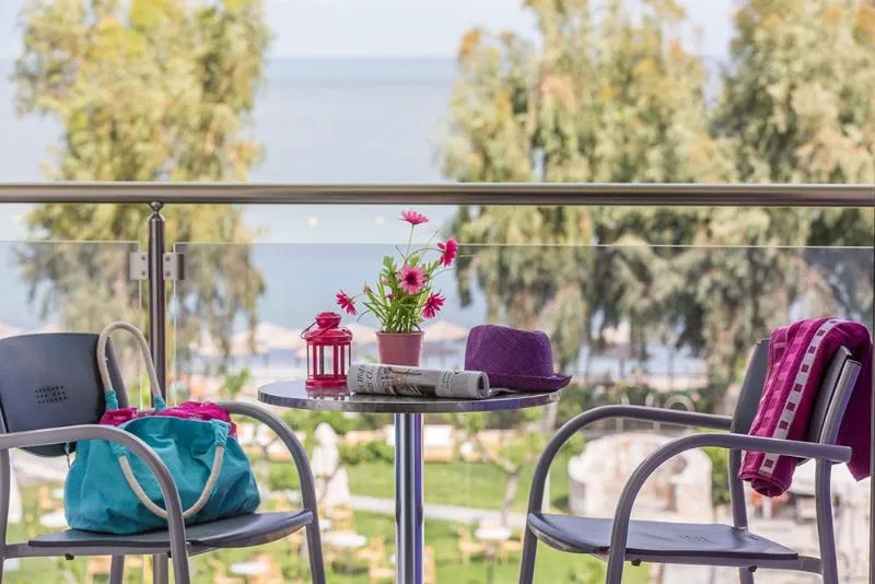 Room, Golden Coast, Athens
