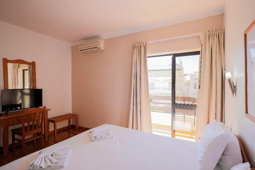 FAMILY ROOM CLASSIC Room, Portimao Center Hotel by Umbral, Algarve
