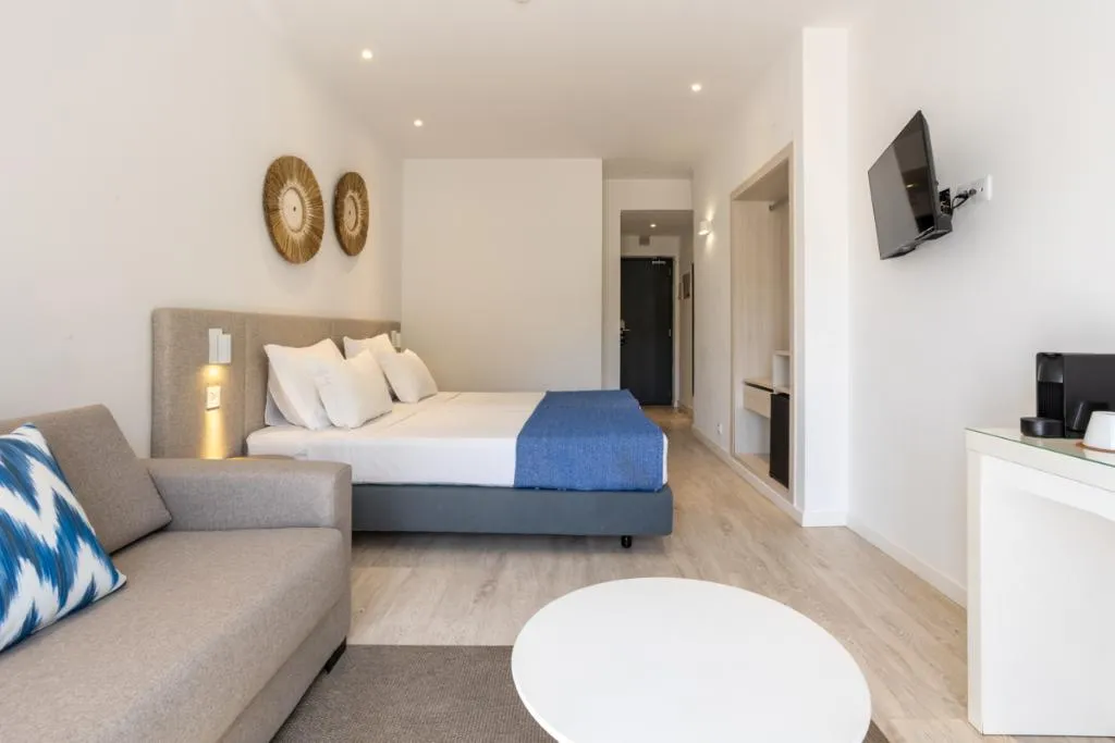 FAMILY ROOM CAPACITY 3 Room, Baltum, Algarve