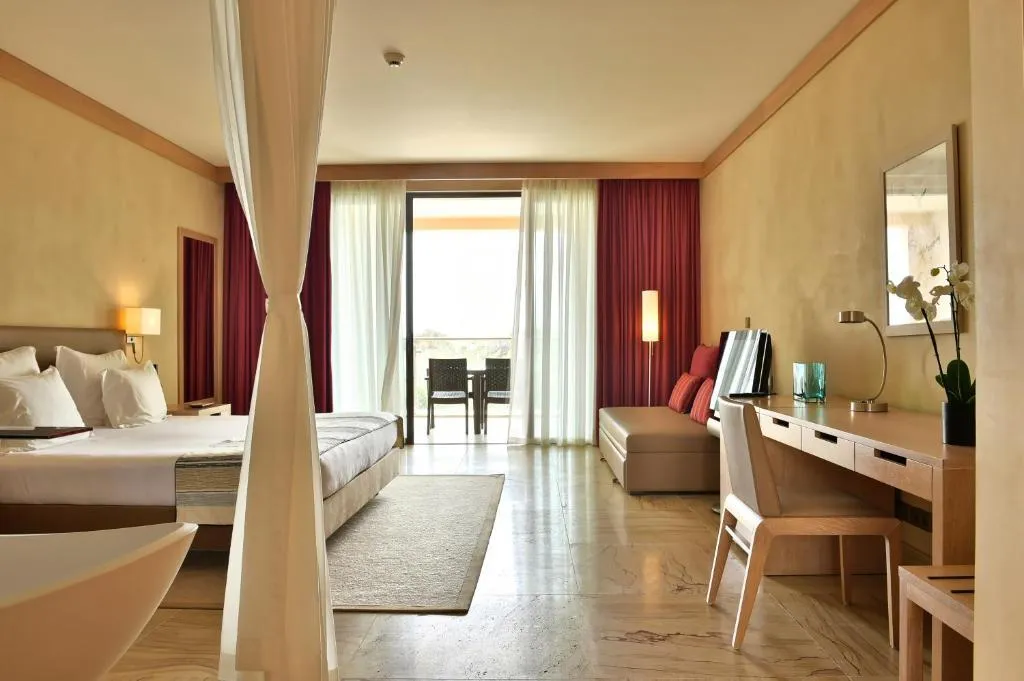 Double or Twin SIDE SEA VIEW Room, The Navigator Colombus All Inclusive, Porto Santo