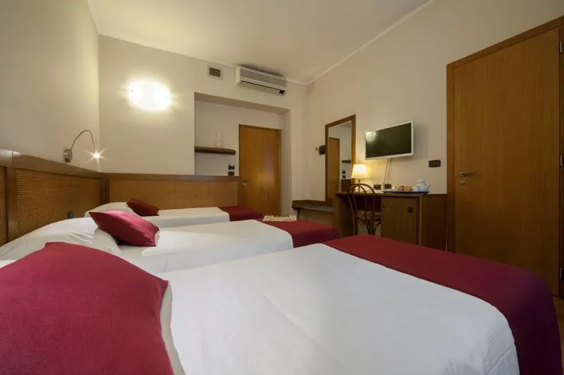 TRIPLE STANDARD Room, Sonder Missori, Milan