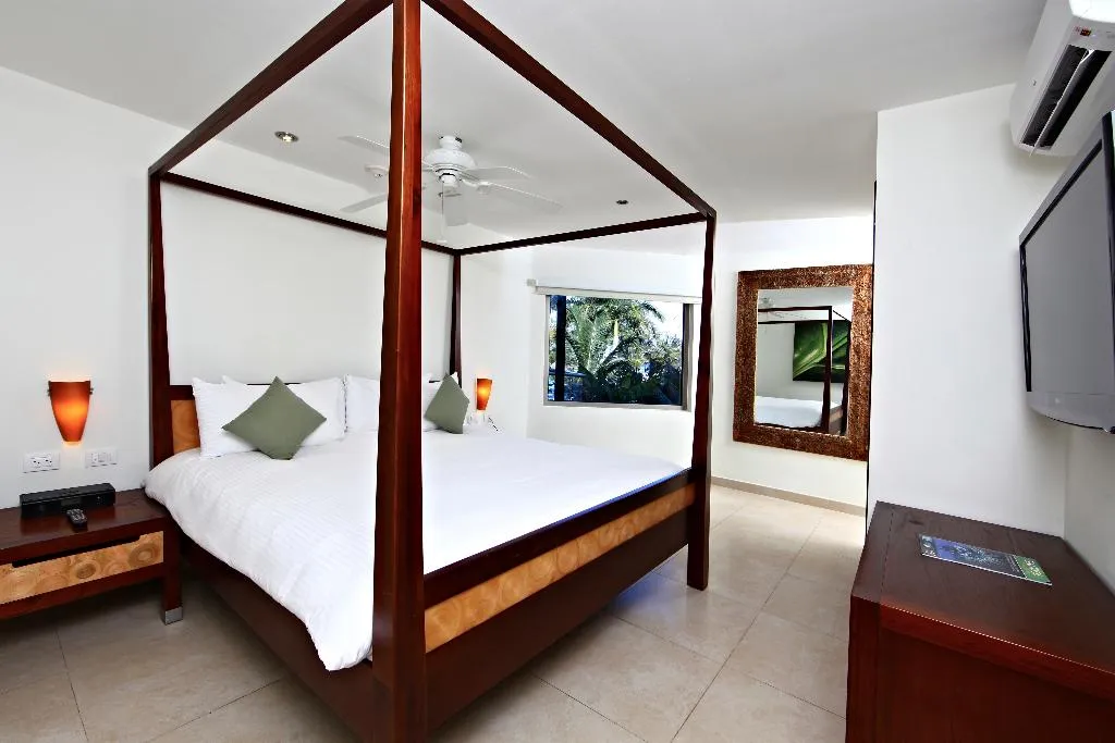 Room ONE BEDROOM Room, Sandos Caracol Nature Resort & Water Park All Incl, Playa Del Carmen