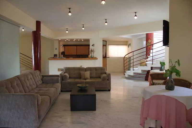 Lobby, Elotia, Crete