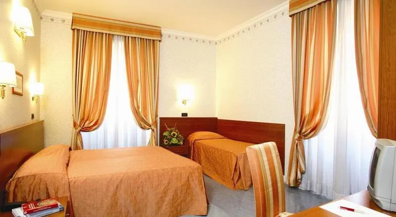 TRIPLE STANDARD Room, Dina Hotel, Rome