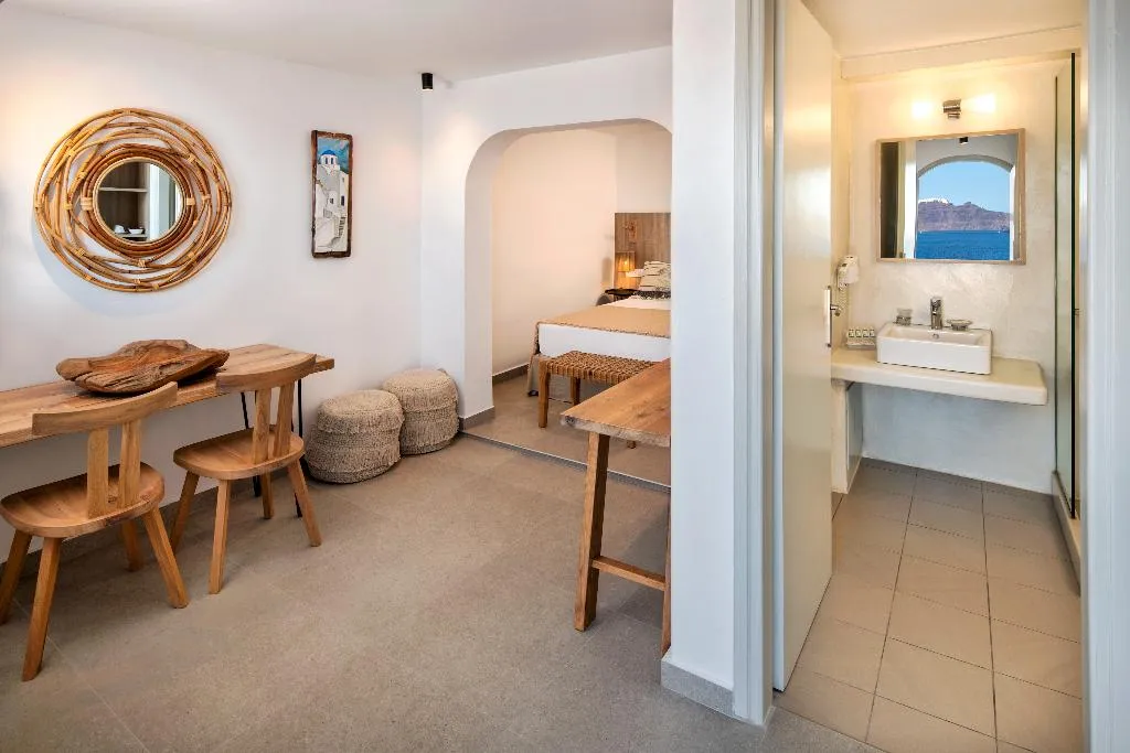 TWIN ONE BEDROOM ONE BATHROOM Room, Kokkinos Villas, Santorini