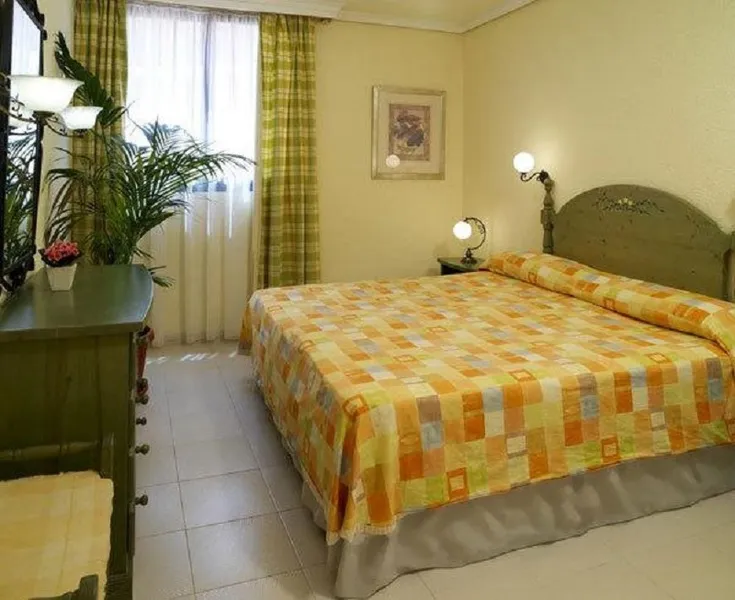 STUDIO CAPACITY 3 Room, Paradise Court Aparthotel, Tenerife