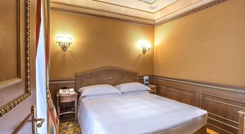 Double or Twin CLASSIC Room, River Palace Hotel, Rome