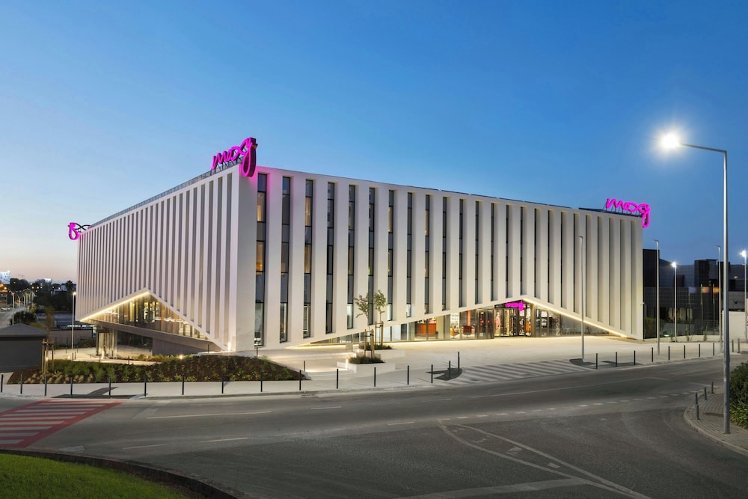 Moxy Alfragide Lisboa, Lisbon