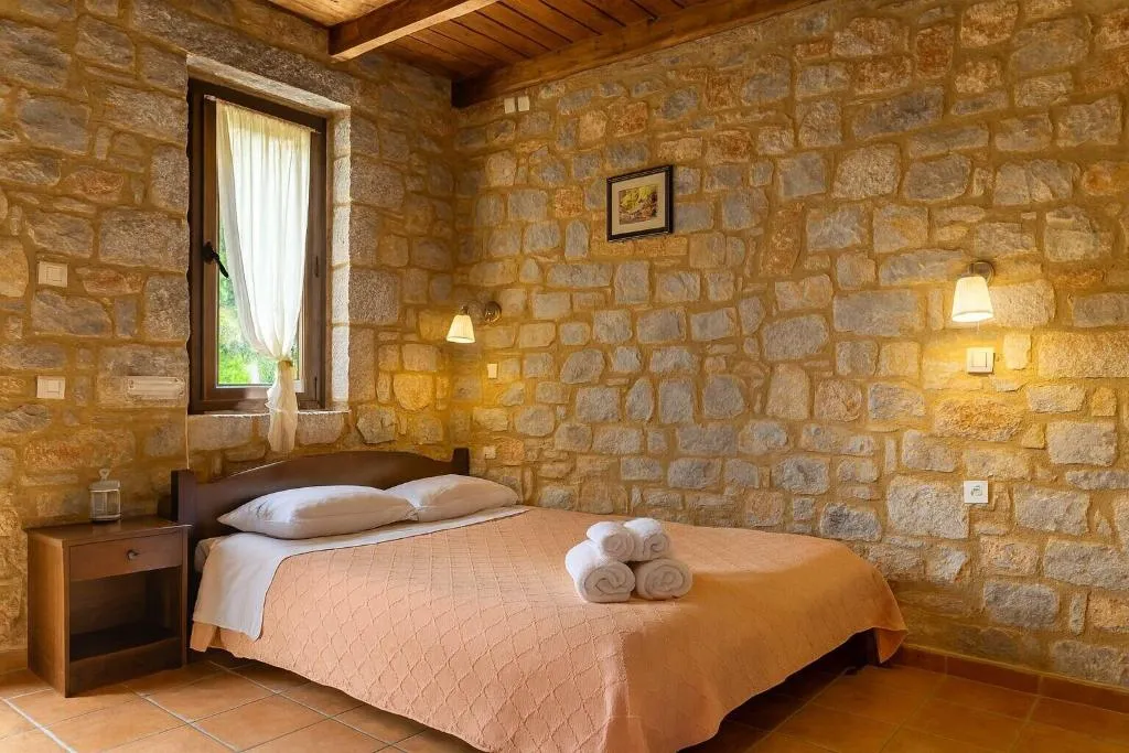 Room, Lalloudes Hotel Mani, Kalamata