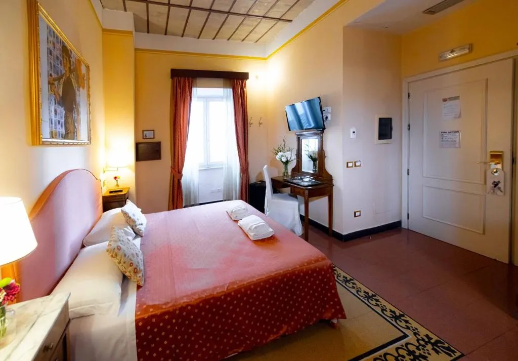 QUADRUPLE STANDARD Room, Casa de' Fiori Biscione, Rome
