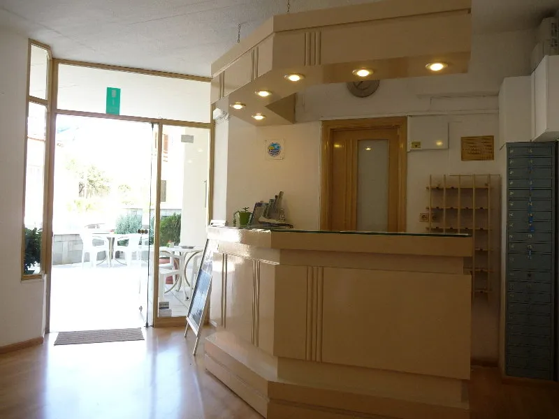 Lobby, Irene, Crete