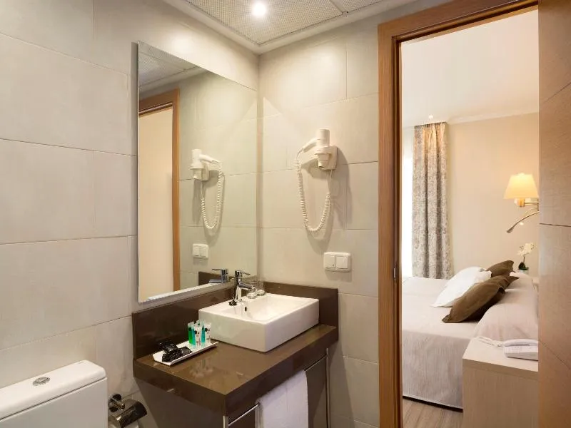 Room, Ona Palmira Paguera, Majorca