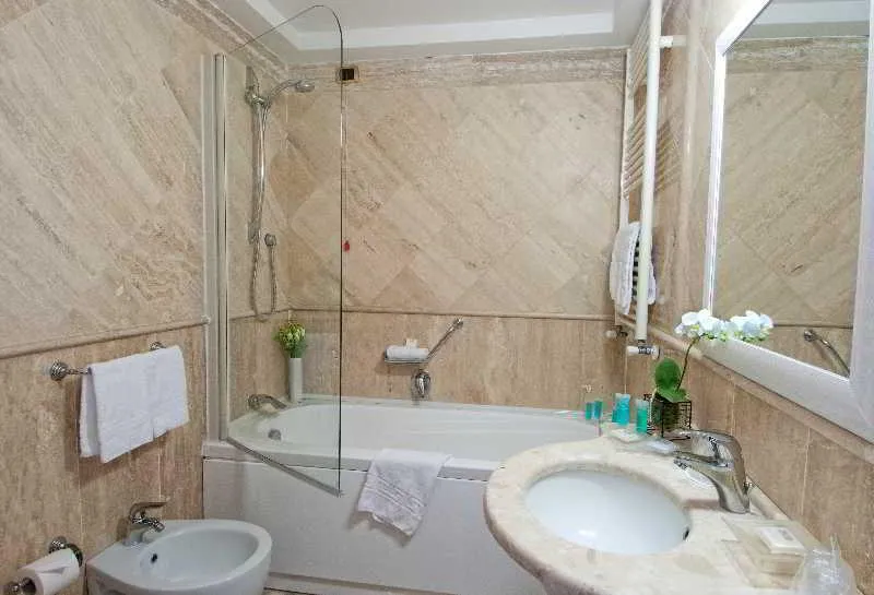 DOUBLE SEA VIEW Room, Hotel San Giorgio, Rome