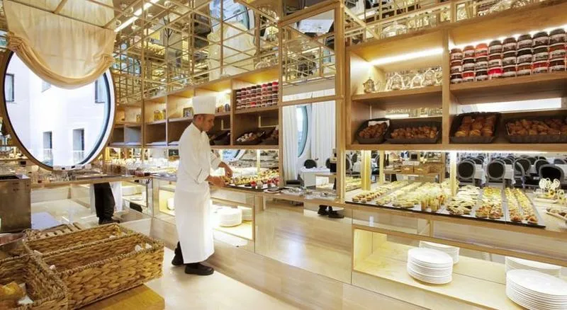 Restaurant, Majestic Residence, Barcelona