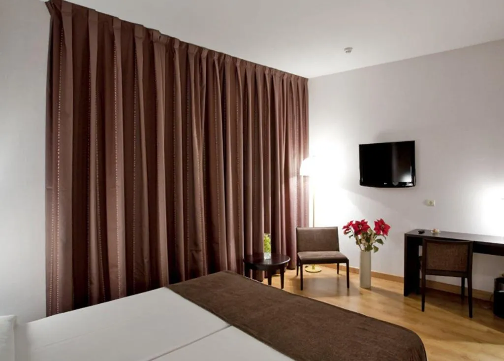 FAMILY ROOM STANDARD Room, Hostal Carlos III, Madrid
