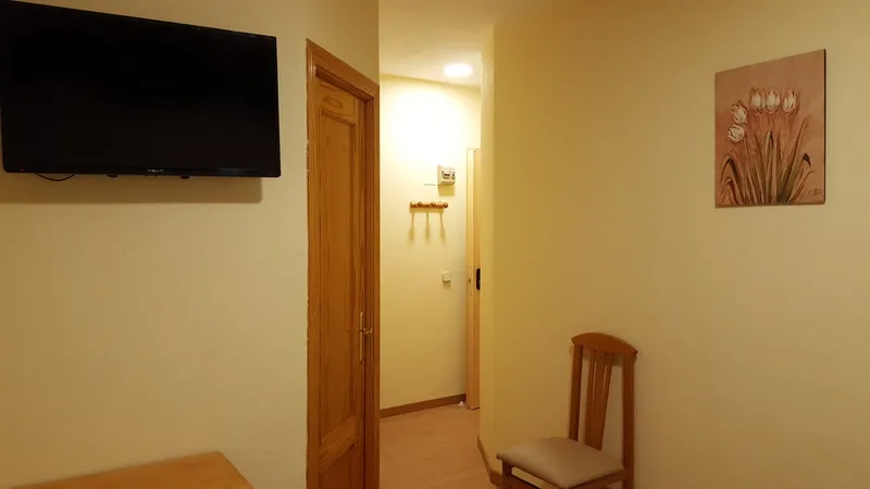 Room, Cuatro Caños, Madrid