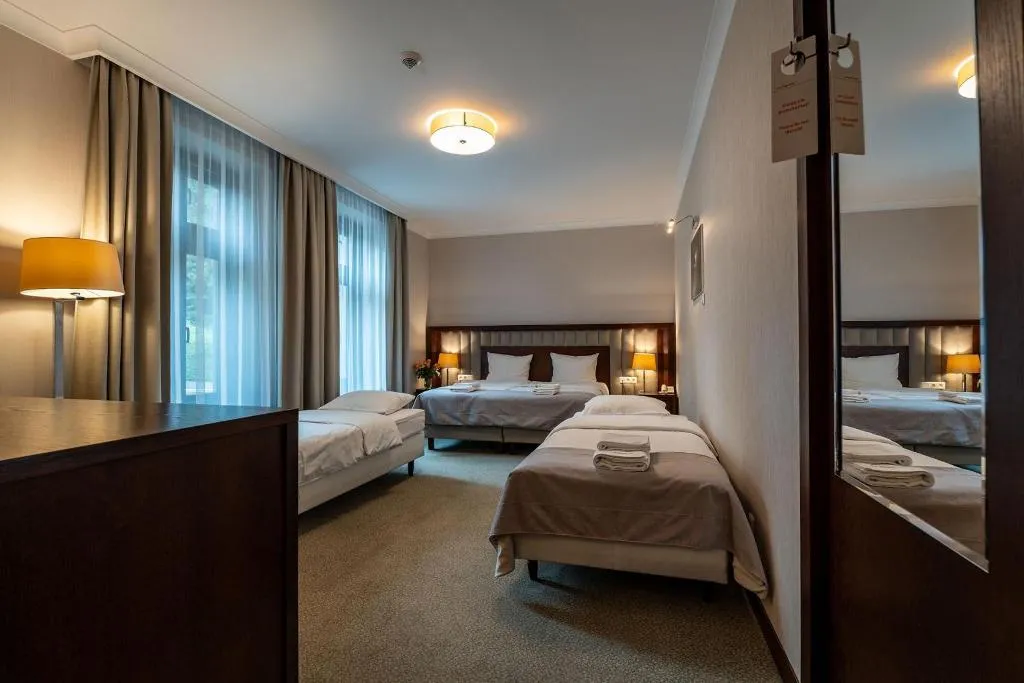 QUADRUPLE STANDARD Room, Hotel Grand Sal, Krakow