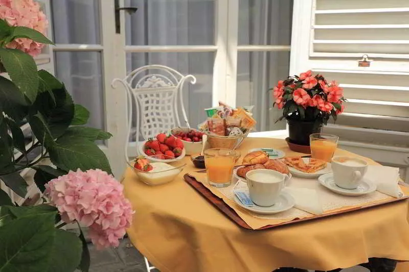 Terrace, Hotel Villa Liana, Florence