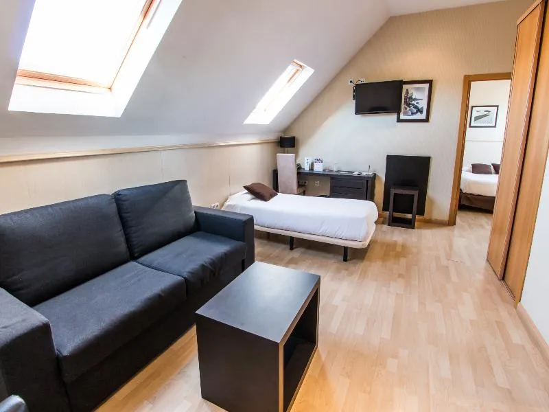 DOUBLE STANDARD Room, Hotel Suites Feria de Madrid, Madrid
