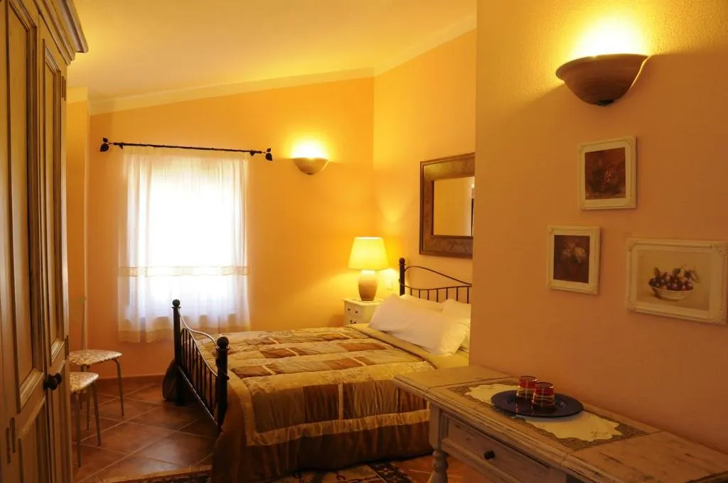 DOUBLE STANDARD Room, La Casa di Babbai, Olbia