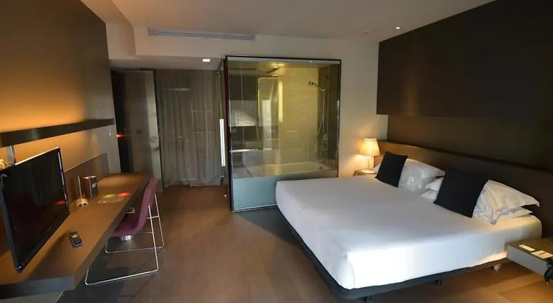 DOUBLE STANDARD Room, Soho, Barcelona