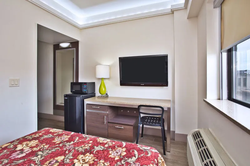 DOUBLE KING SIZE BED Room, Brooklyn Motor Inn, New York