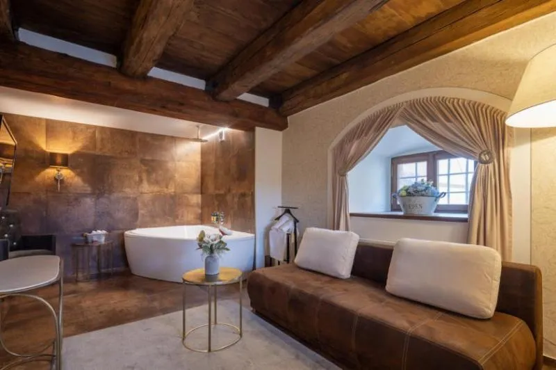 SUITE DELUXE Room, Pytloun Chateau Hotel Ctenice, Prague