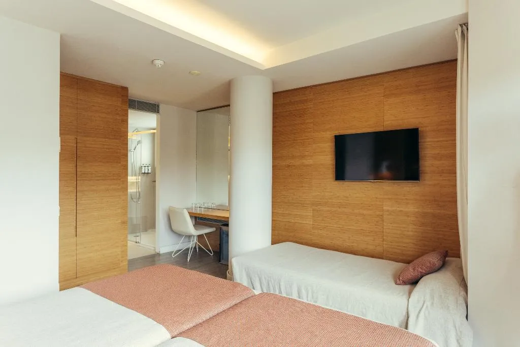 TRIPLE STANDARD Room, Park Hotel Barcelona, Barcelona
