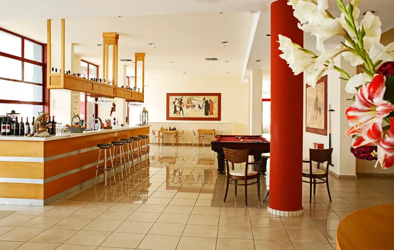 Lobby, Asteris, Kefallinia