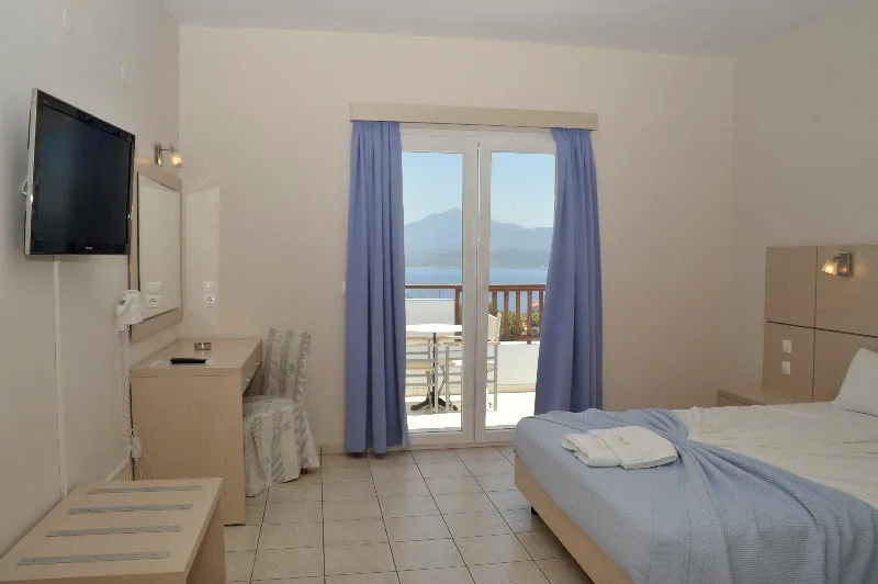 Room, Naftilos, Samos