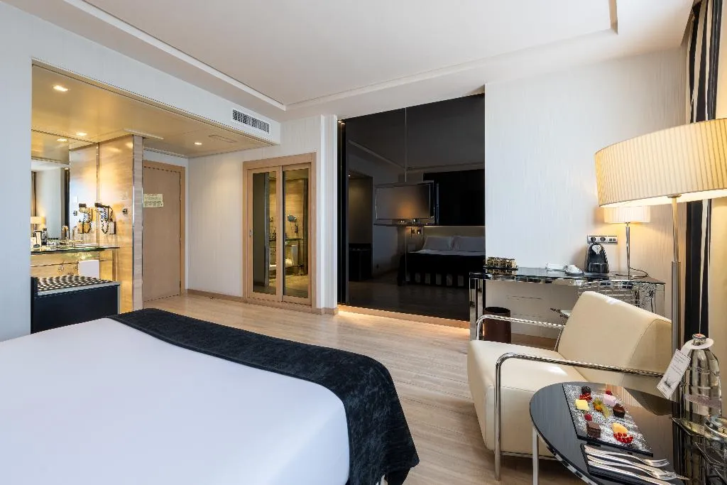 Room, Santos Maydrit Airport, Madrid