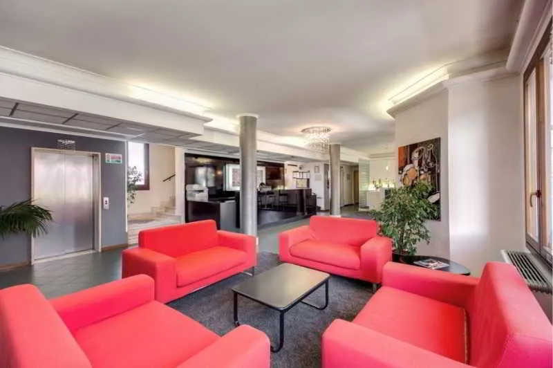Lobby, Alba, Rome