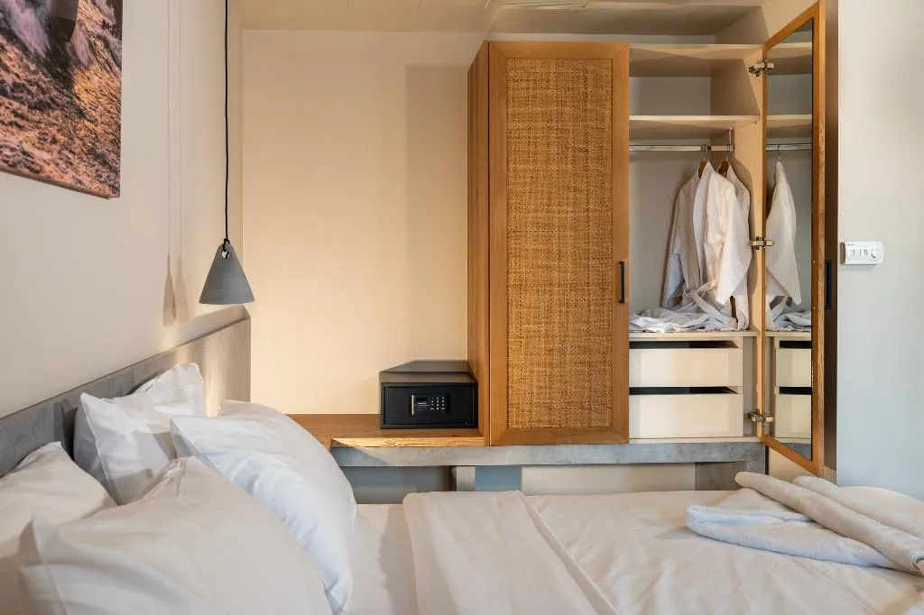 VILLA FOUR BEDROOMS Room, Volta Seaside Boutique Hotel, Crete