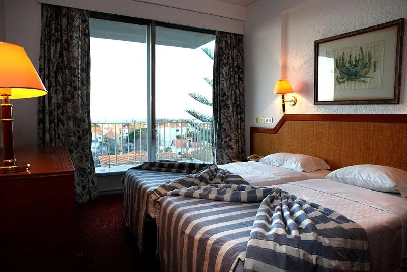 Double or Twin SEA VIEW CAPACITY 3 Room, Cidadela, Lisbon