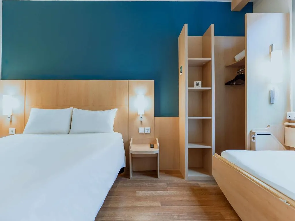 DOUBLE WITH DOUBLE BED Room, Ibis Barcelona Pza Glories 22, Barcelona