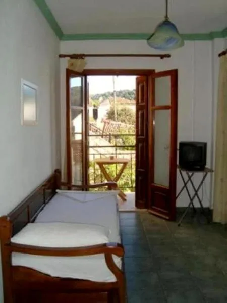 APARTMENT GARDEN VIEW Room, Green Hill Studios & Apartments, Samos