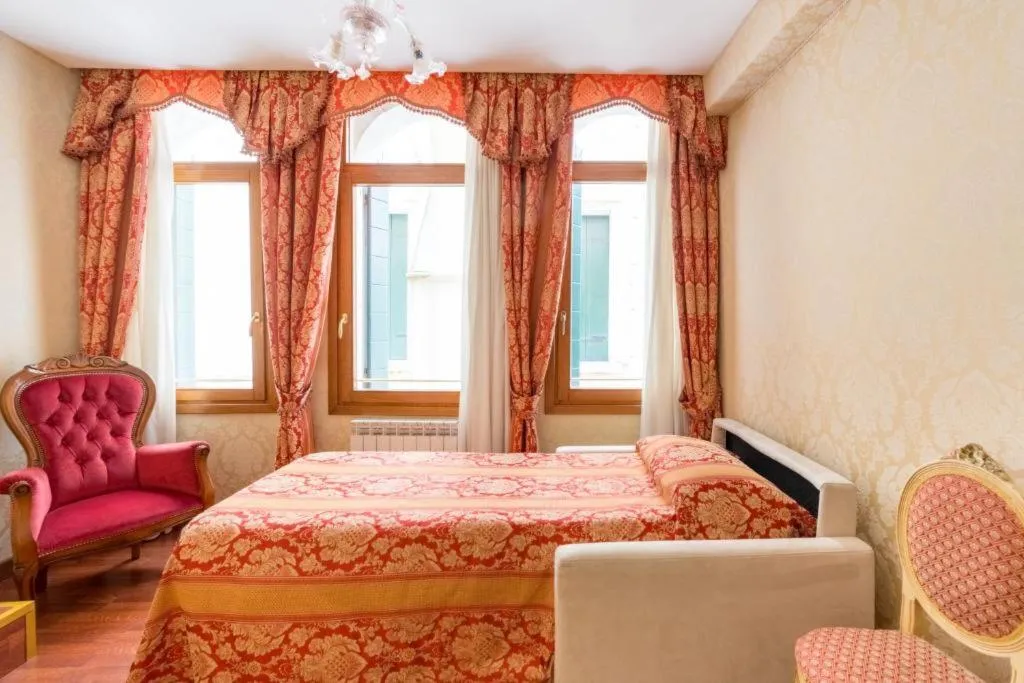 TRIPLE CLASSIC Room, Locanda Al Leon, Venice
