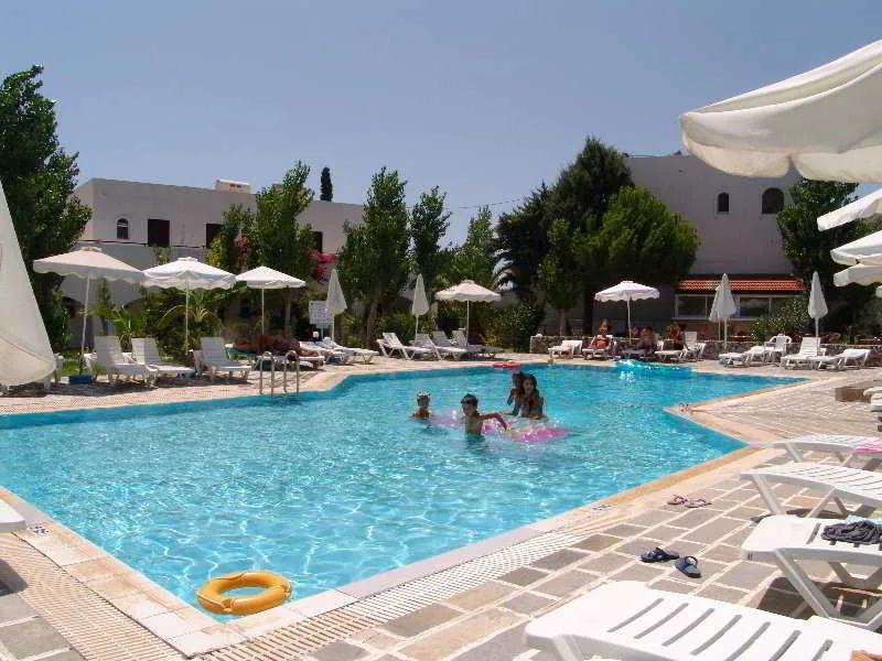 Pool, Belmare, Rhodes