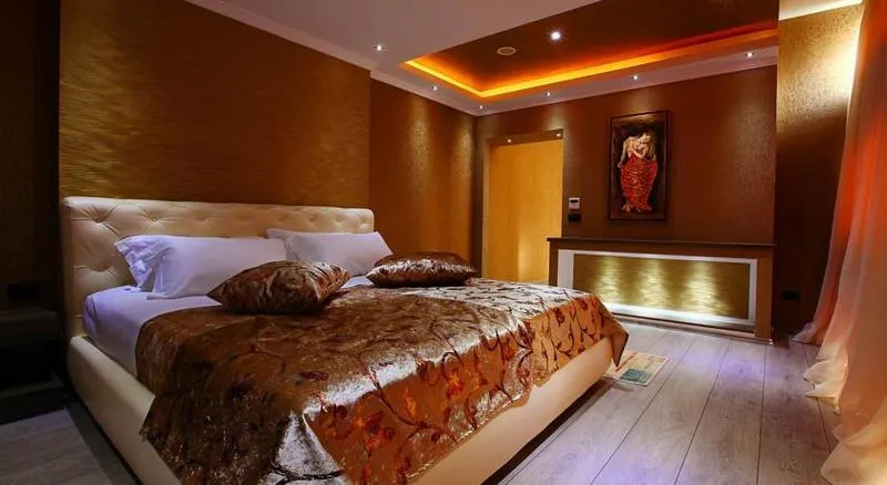 DOUBLE STANDARD Room, Partner, Kavaje