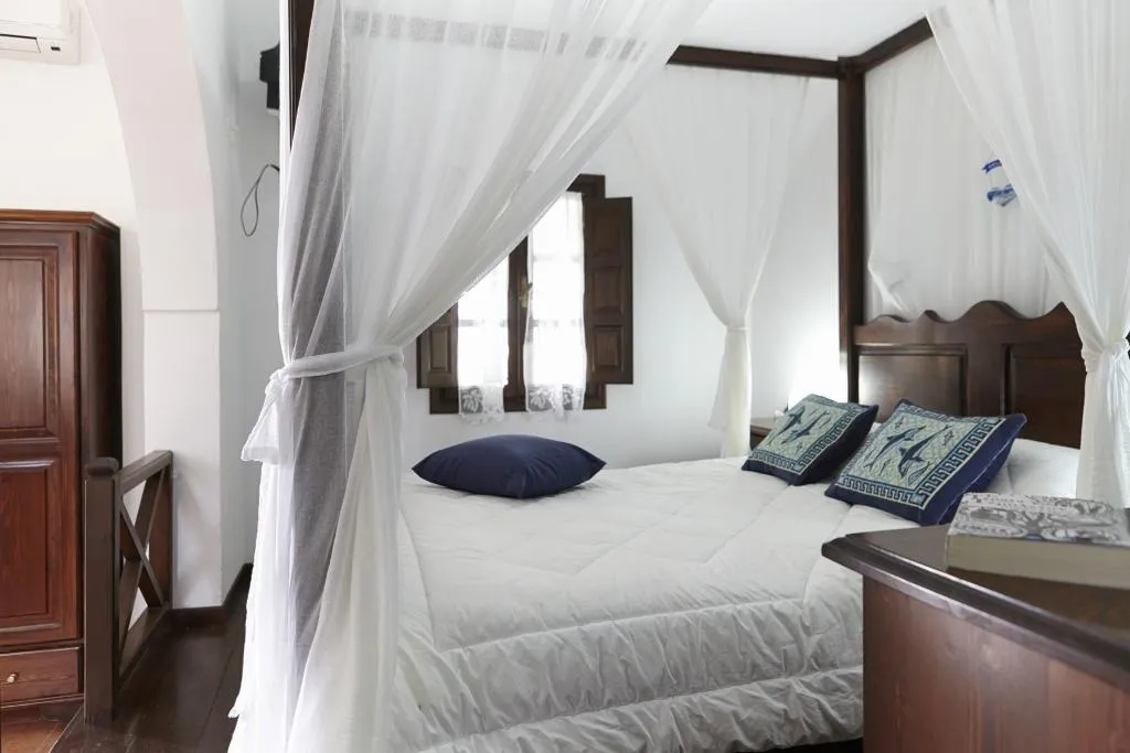 STUDIO STANDARD Room, Anna Apartments, Santorini