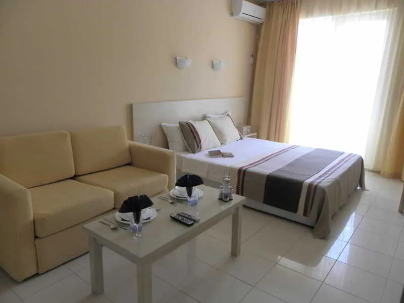 Room, Harmony Hills, Varna
