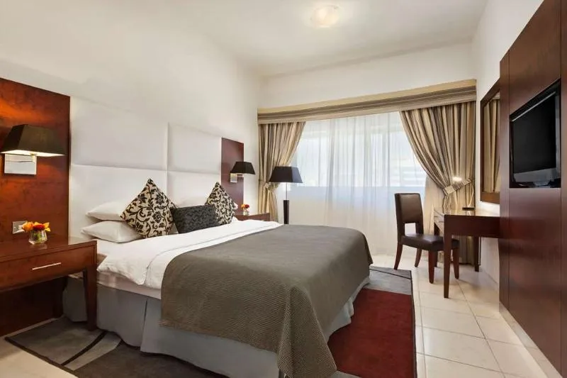 SUITE CLUB Room, Golden Sands Hotel & Residences, Dubai
