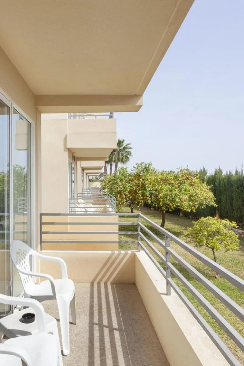 Room, Abril, Costa Blanca