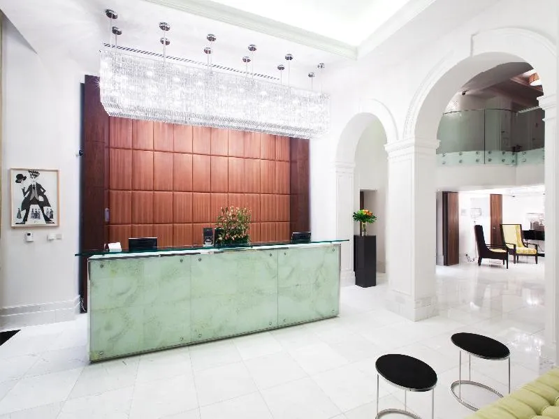 Lobby, Kings Court, Prague